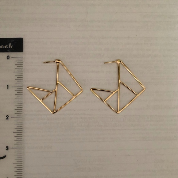 New 🎁 gold plated geometric stud earrings - Picture 4 of 4